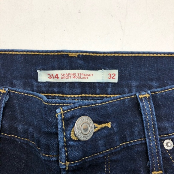 Levi’s 314 Shaping Straight Shorts - Picture 5 of 7